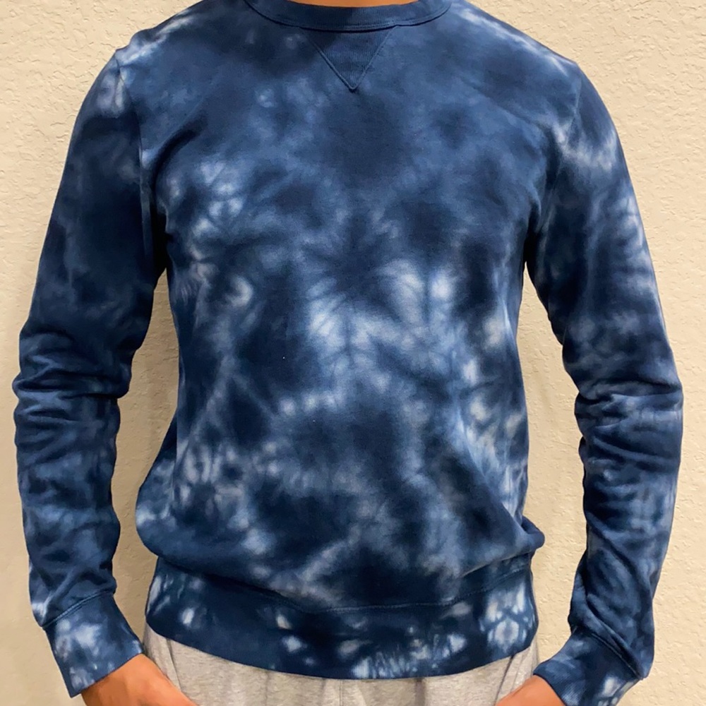 blue/white tie dye sweater